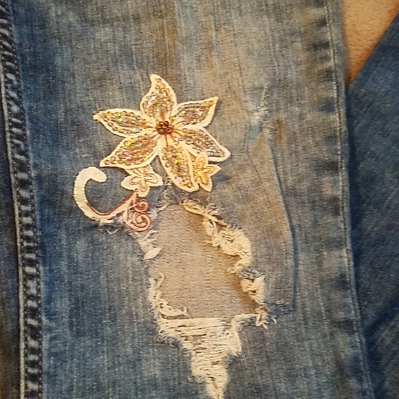 Custom distressed H&M skinny jeans with decals - Picture 6 of 8